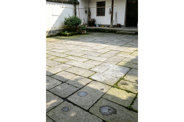 石材返碱泛白、水渍擦不掉？石材面清洗剂（A型）的作用原理与必要性